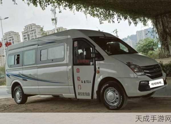 yingdan大巴车:1. "畅游城市,享受我们的优质大巴服务